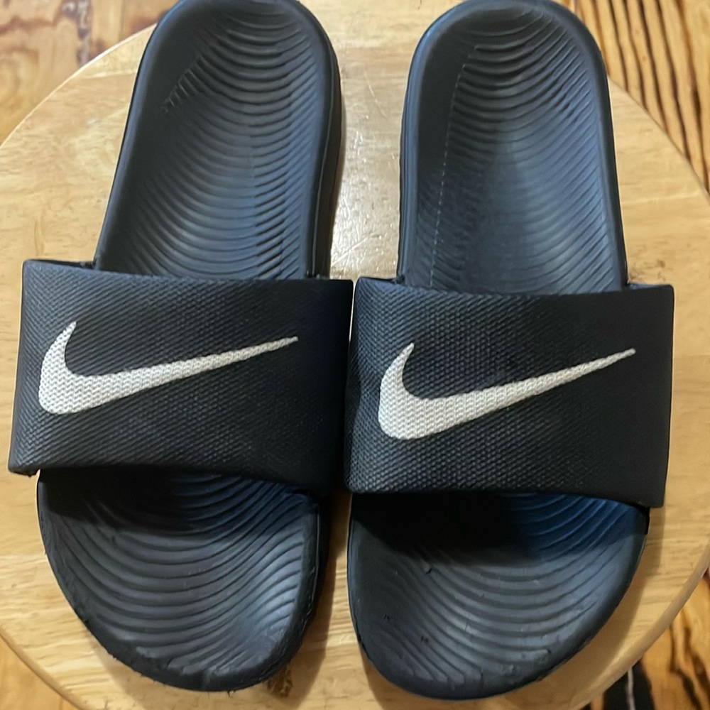 Nike Boys Kawa Black Slip On Sandals Size 6y
